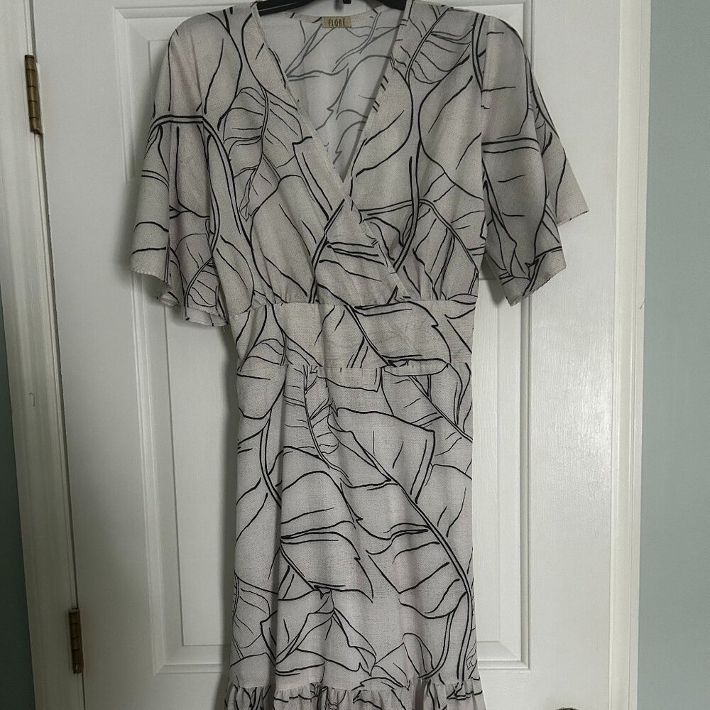 Flowy Leaf-Print Maxi Dress